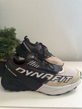 Dynafit ultra 100 Men size 11.5 Athletic Trail Shoes — Black and White